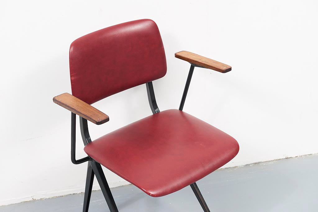 Chaise vintage Marko S202 Spinstoel accoudoirs bordeaux et noir