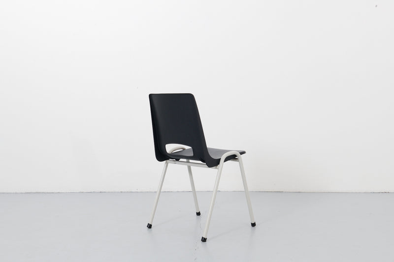 Chaise de terrasse en plastique gris / bordeaux
