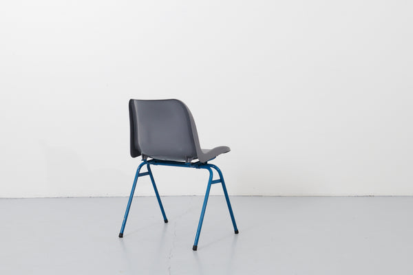 Gray Vepa chair with blue base