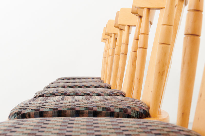 Chaise bistrot scandinave assise en tissu
