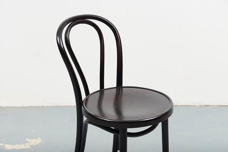 Chaise haute noire style Thonet